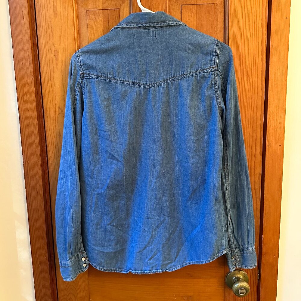 Pull & Bear Chambray / Denim-Like Button Down Shi… - image 2